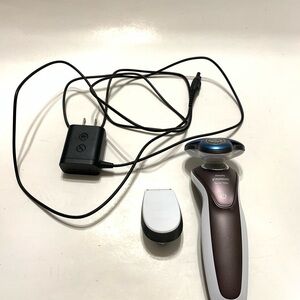 Philips Norelco Electric Shaver Series 7000 S7720